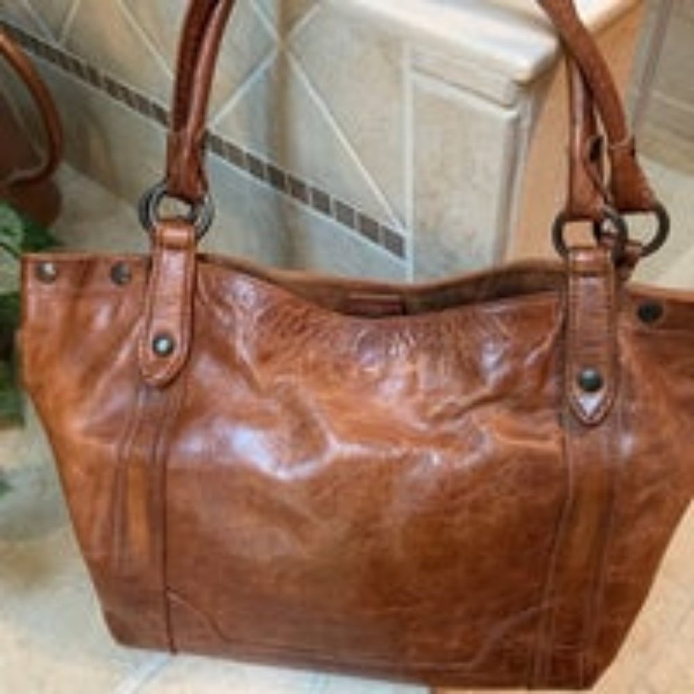 NWOT - FRYE Melissa Shoulder Cognac